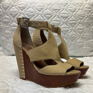 Women's Tan Wedge Sandals Gianni Bini